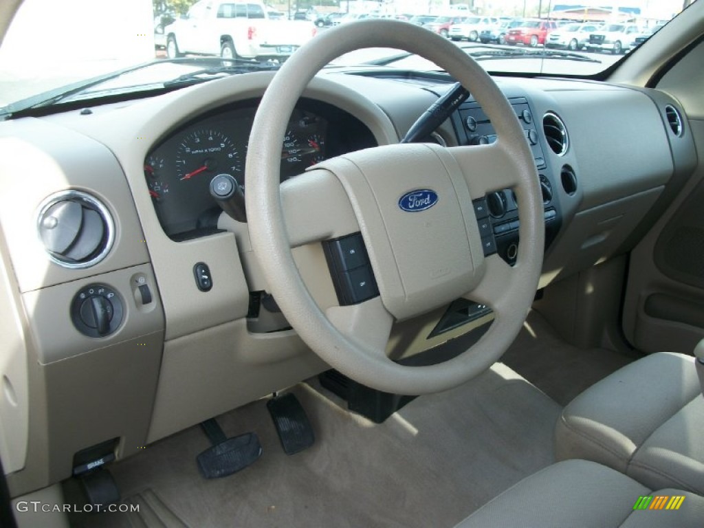 Tan Interior 2004 Ford F150 XLT SuperCab Photo #72646718