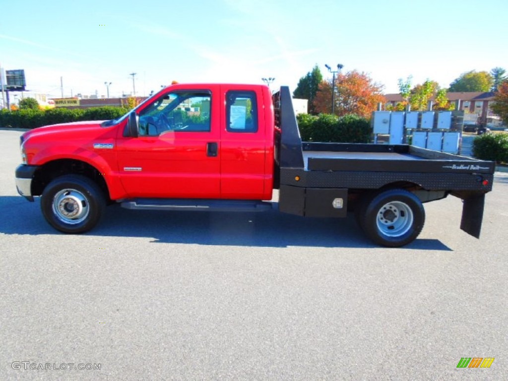 2006 F350 Super Duty XL SuperCab 4x4 Flatbed - Red Clearcoat / Medium Flint photo #3