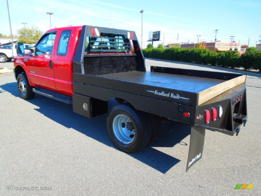 2006 F350 Super Duty XL SuperCab 4x4 Flatbed - Red Clearcoat / Medium Flint photo #4