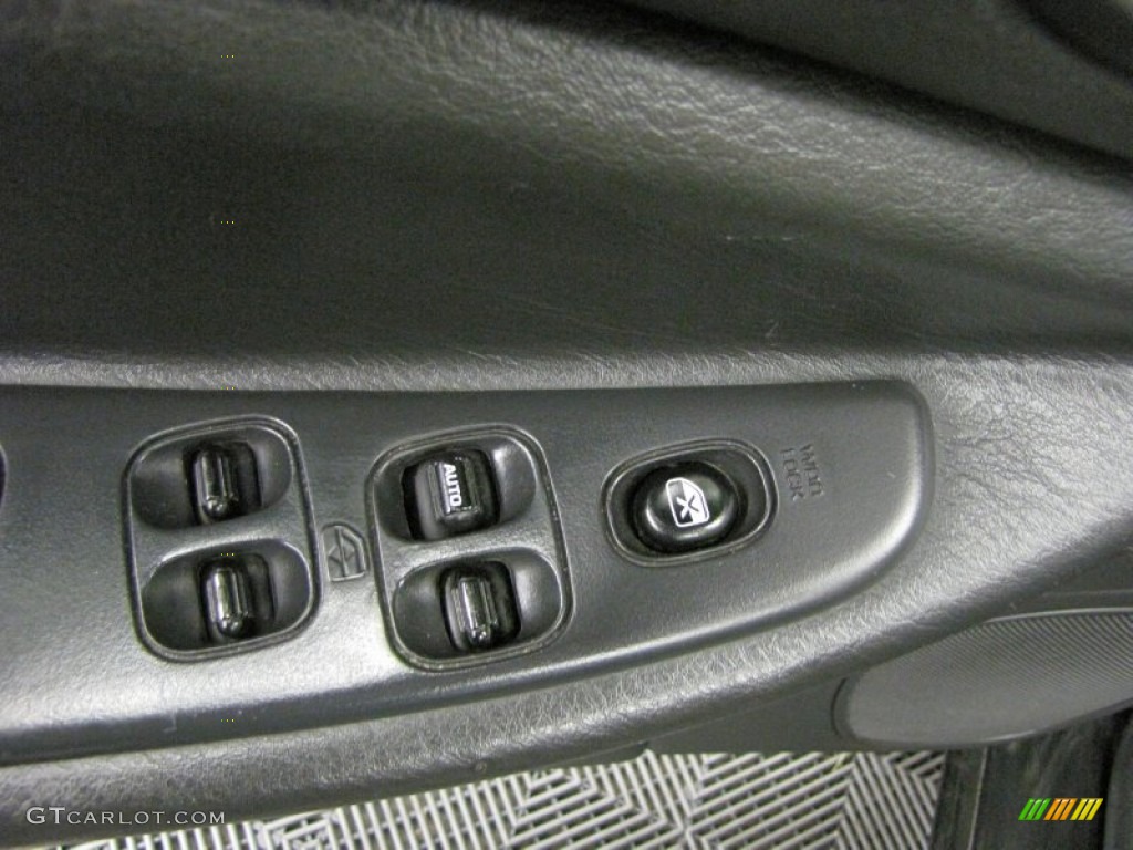 2006 Sebring Sedan - Brilliant Black / Dark Slate Gray photo #14