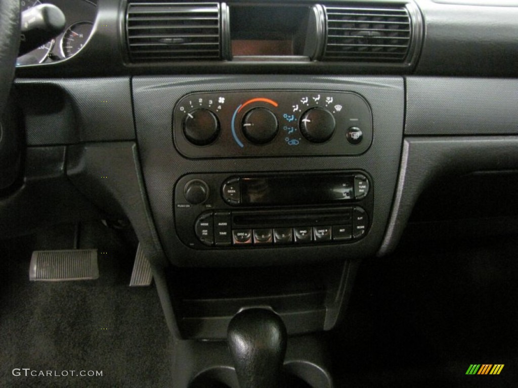 2006 Sebring Sedan - Brilliant Black / Dark Slate Gray photo #26
