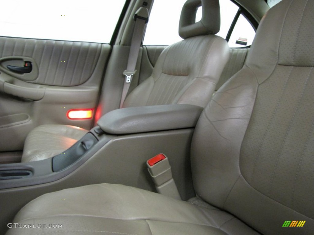 2000 Grand Prix GT Sedan - Champagne Beige Metallic / Dark Taupe photo #9