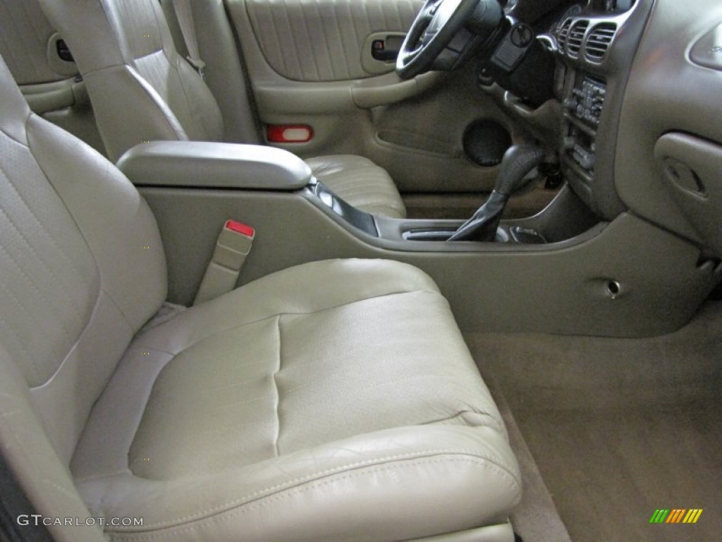 2000 Grand Prix GT Sedan - Champagne Beige Metallic / Dark Taupe photo #12