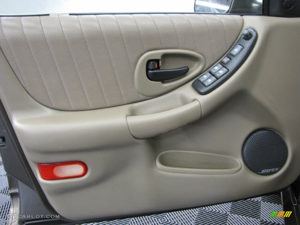 2000 Grand Prix GT Sedan - Champagne Beige Metallic / Dark Taupe photo #14