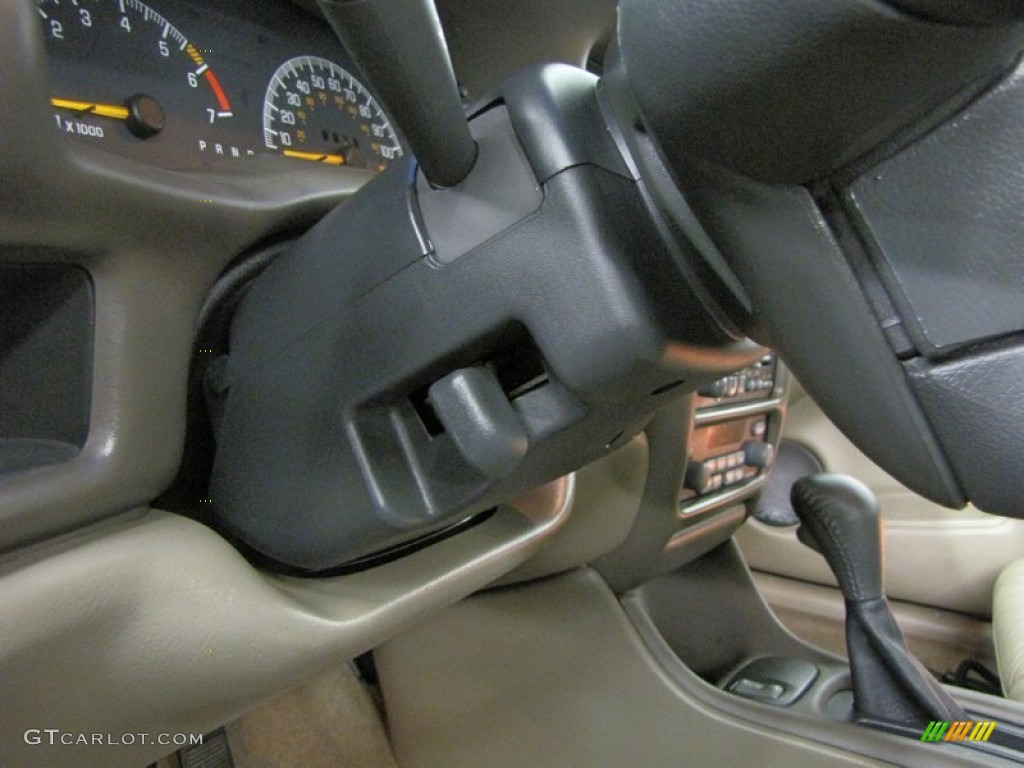 2000 Grand Prix GT Sedan - Champagne Beige Metallic / Dark Taupe photo #23