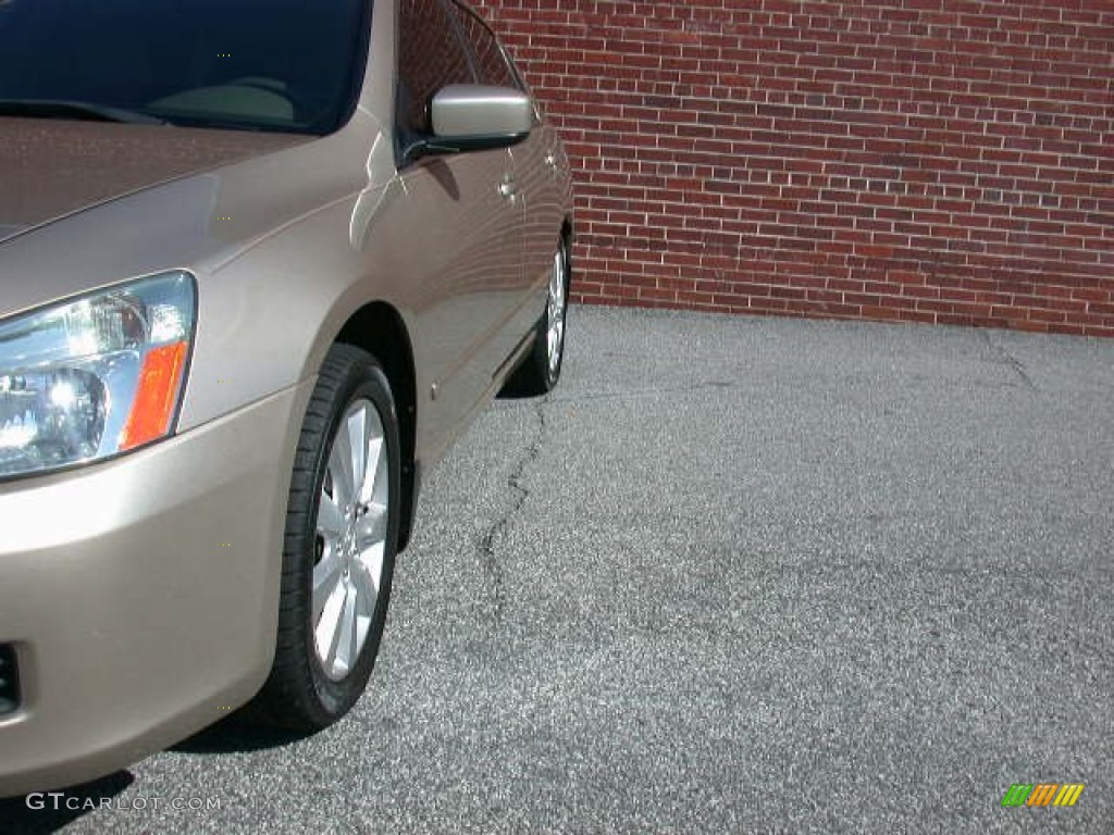 2006 Accord EX-L V6 Sedan - Desert Mist Metallic / Ivory photo #11