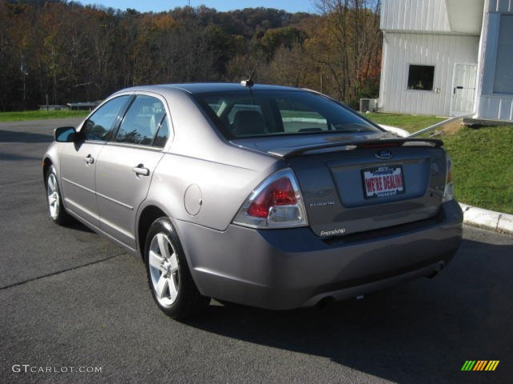 2007 Fusion SE V6 - Tungsten Grey Metallic / Light Stone photo #8