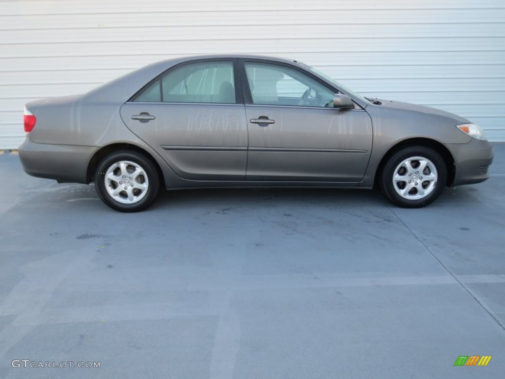 2005 Camry LE - Phantom Gray Pearl / Gray photo #2