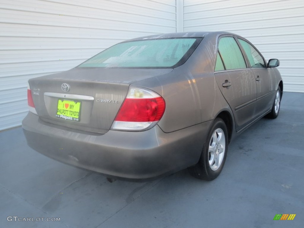2005 Camry LE - Phantom Gray Pearl / Gray photo #3