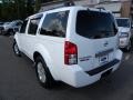 2005 Avalanche White Nissan Pathfinder LE  photo #18