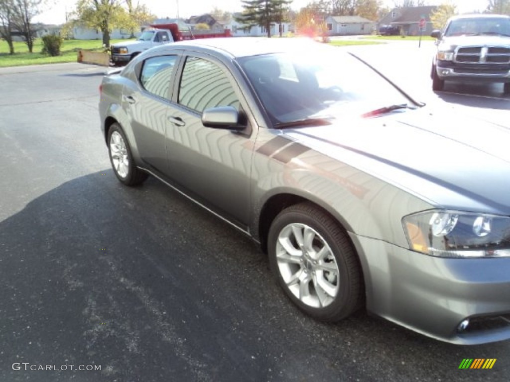 2013 Avenger R/T - Tungsten Metallic / Black/Red photo #3