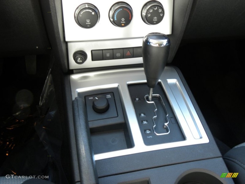 2007 Dodge Nitro R/T 4x4 5 Speed Automatic Transmission Photo #72665872