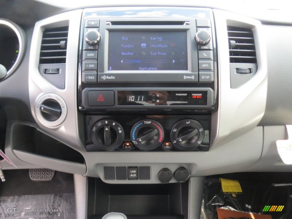 2013 Toyota Tacoma V6 TRD Sport Double Cab 4x4 Controls Photo #72666955