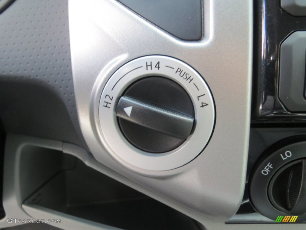 2013 Toyota Tacoma V6 TRD Sport Double Cab 4x4 Controls Photo #72667027
