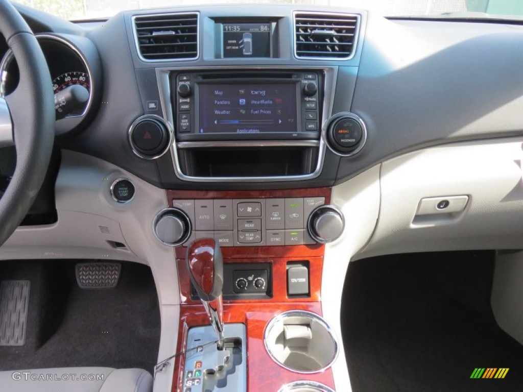 2013 Toyota Highlander Limited Controls Photo #72667750