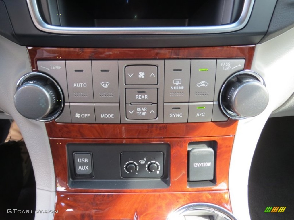 2013 Toyota Highlander Limited Controls Photo #72667812