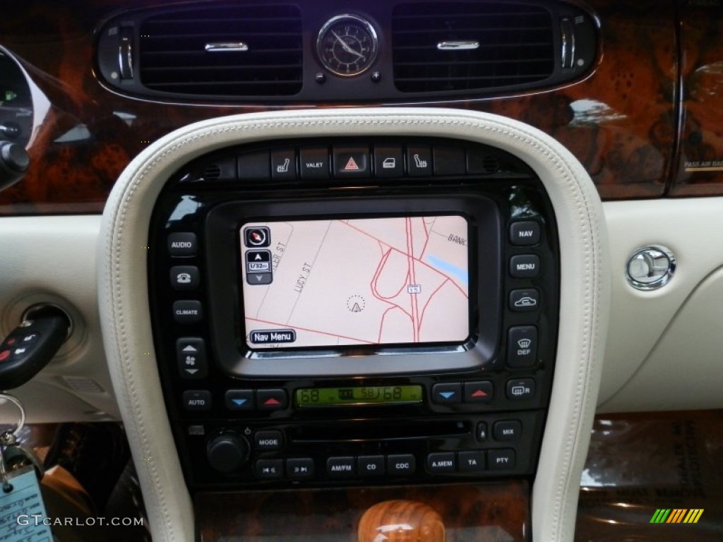 2005 Jaguar XJ Vanden Plas Navigation Photos