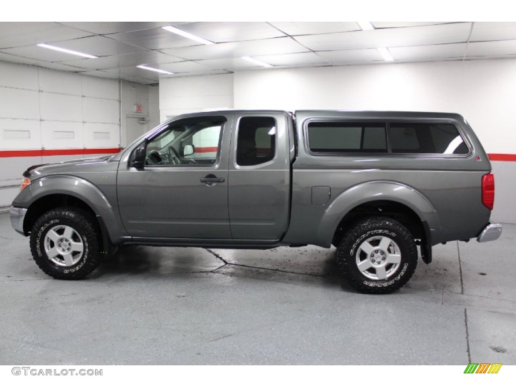 2005 Frontier SE King Cab 4x4 - Storm Gray Metallic / Graphite photo #11