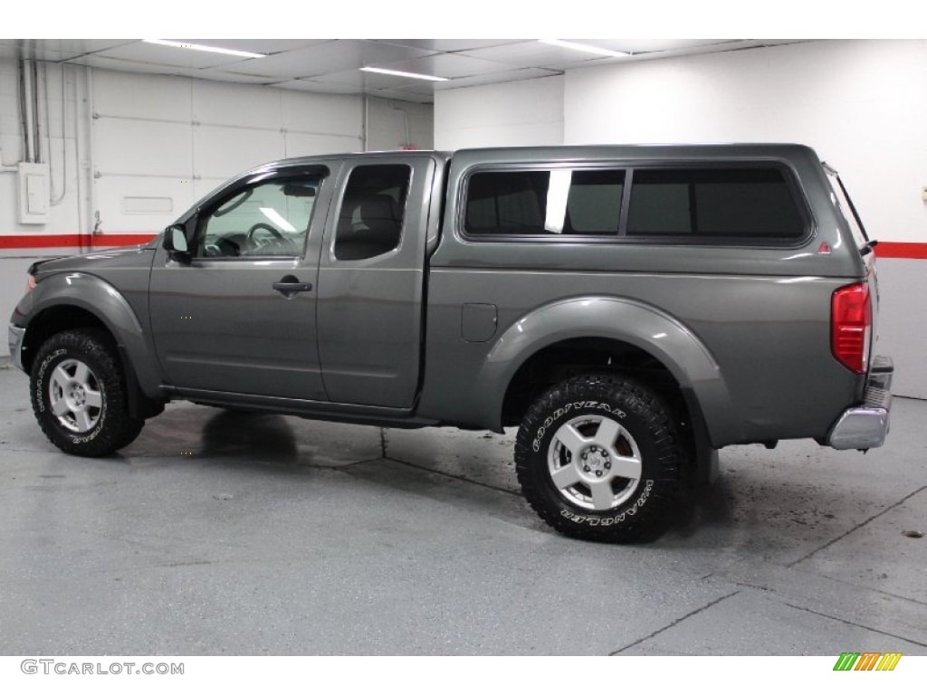 2005 Frontier SE King Cab 4x4 - Storm Gray Metallic / Graphite photo #12