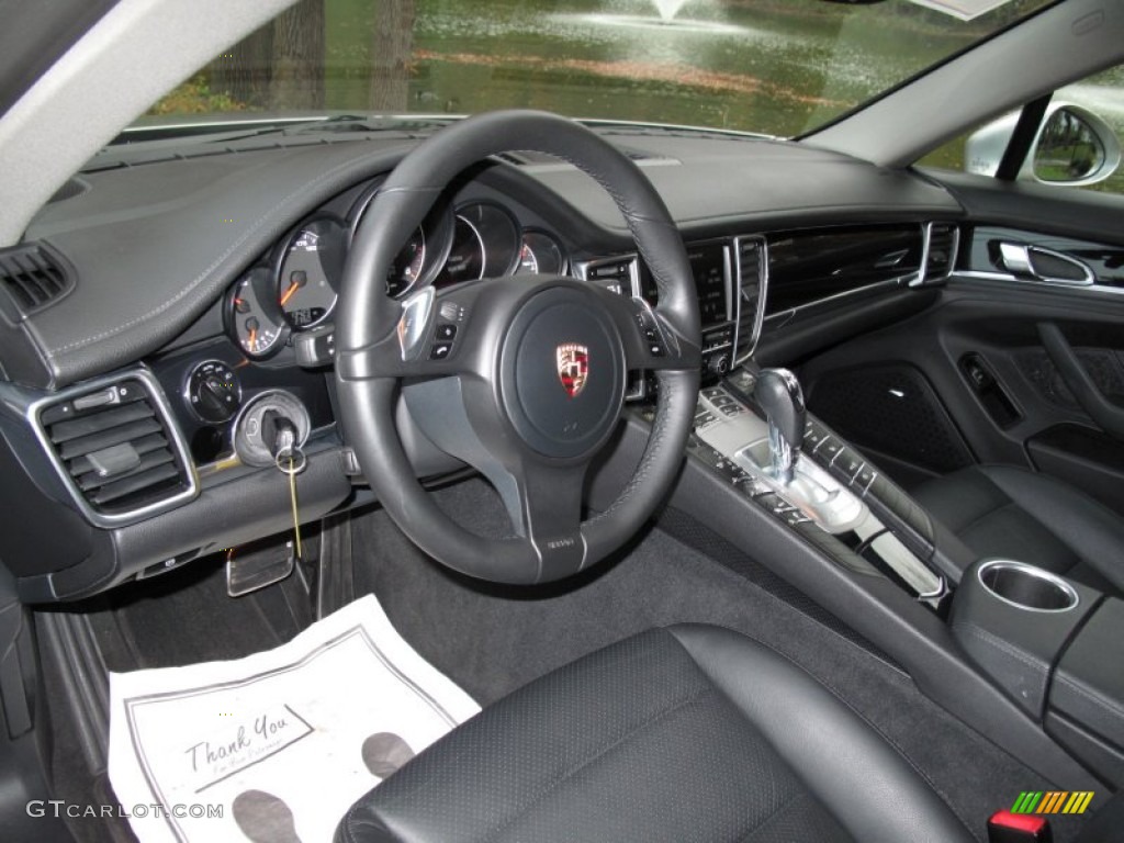 Black Interior 2012 Porsche Panamera 4 Photo #72674383