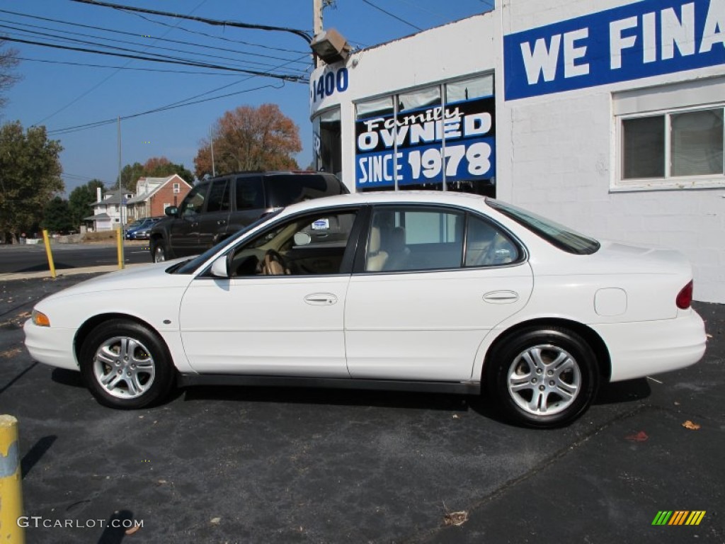 1999 Intrigue GLS - Arctic White / Neutral photo #9