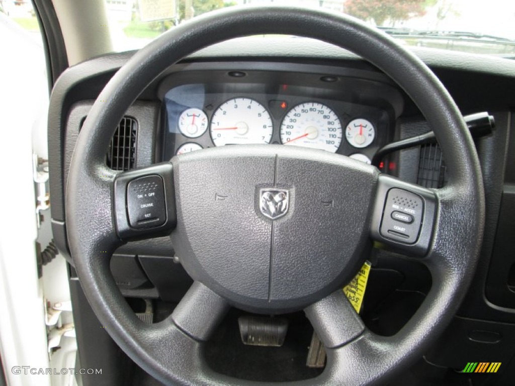 2004 Ram 1500 SLT Quad Cab 4x4 - Bright White / Dark Slate Gray photo #22