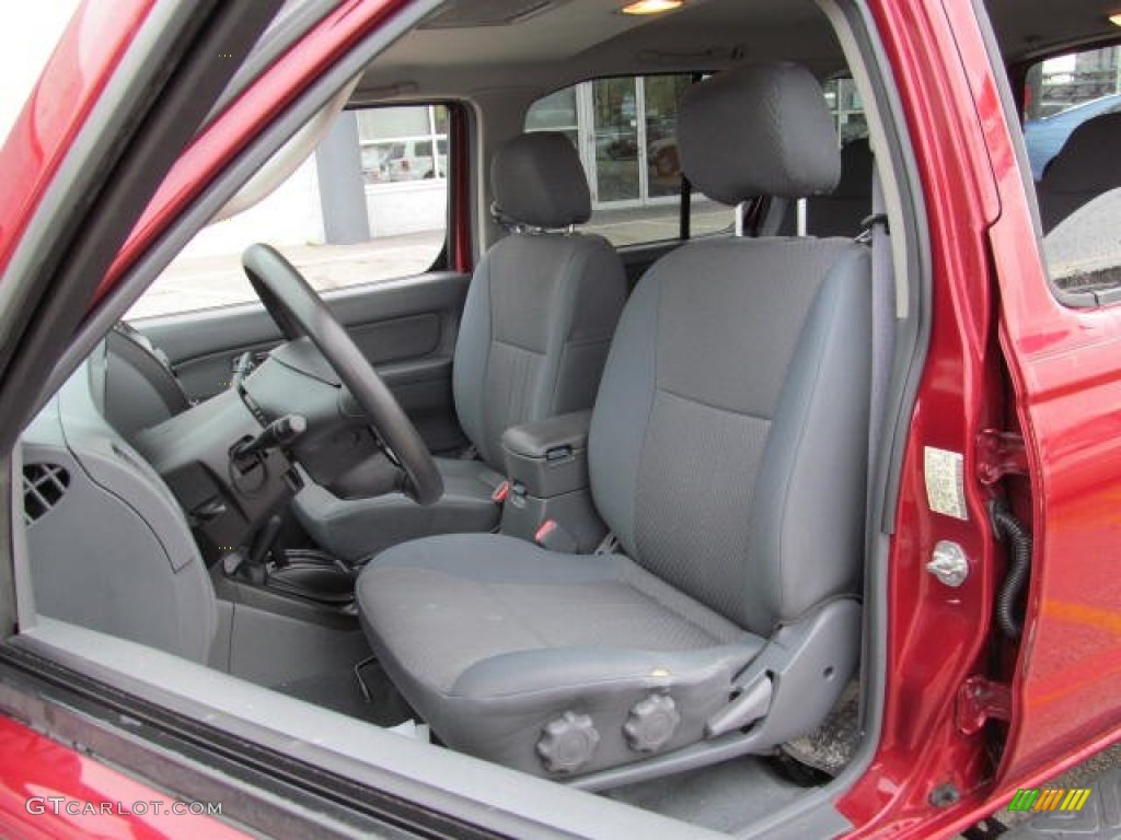 2004 Xterra XE 4x4 - Thermal Red Metallic / Gray photo #12