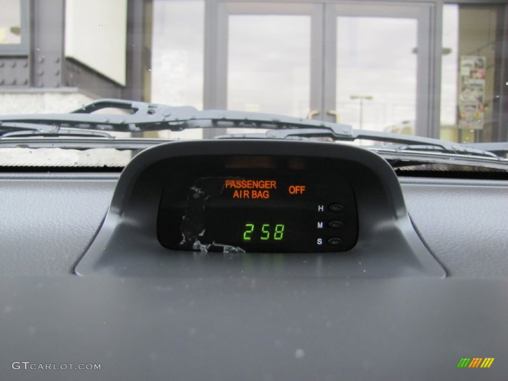 2010 Aveo Aveo5 LT - Black Granite / Charcoal photo #14