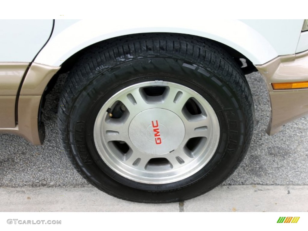 2003 GMC Safari Standard Safari Model Wheel Photos