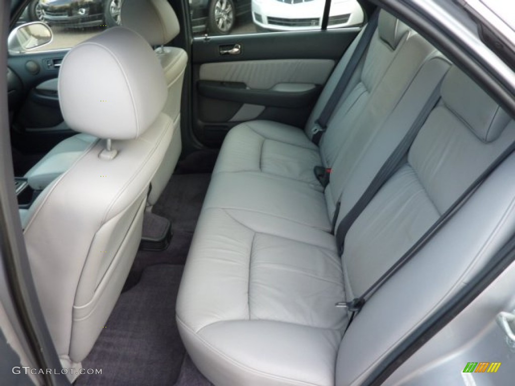 2004 Acura RL 3.5 Rear Seat Photo #72679054