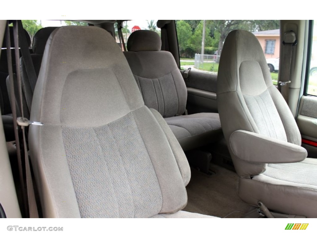 Neutral Interior 2003 GMC Safari Standard Safari Model Photo #72679247