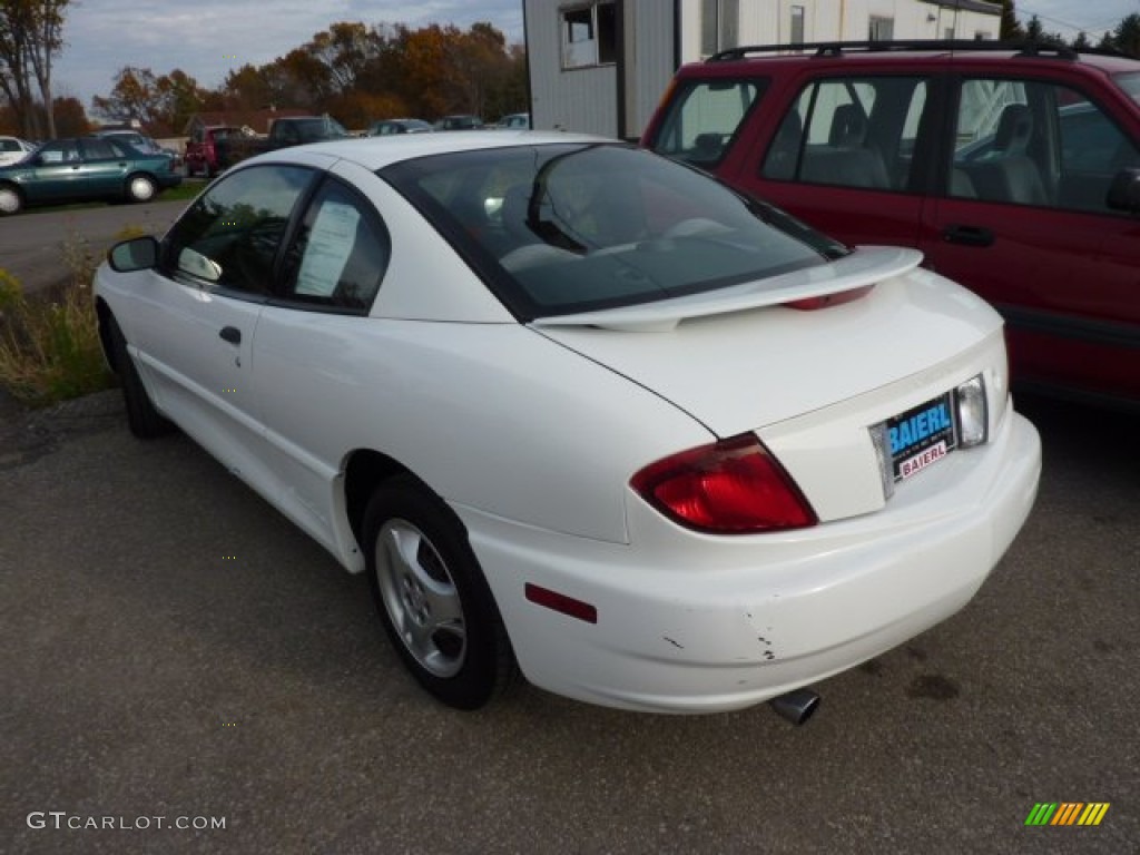 2005 Sunfire Coupe - Summit White / Graphite photo #2