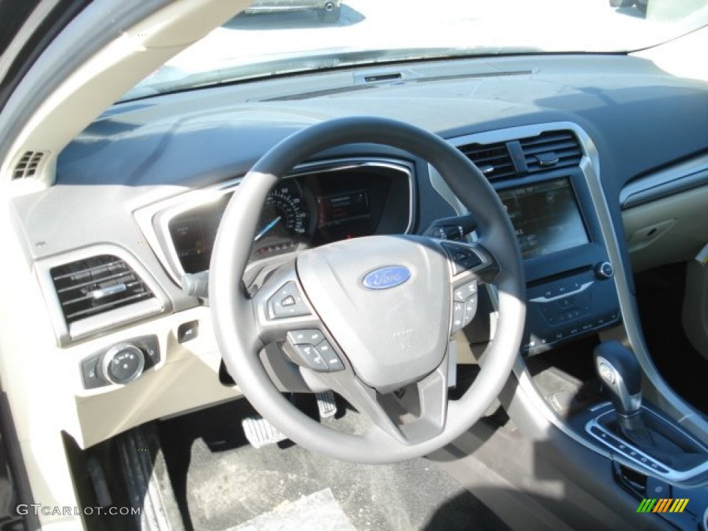 2013 Fusion SE - Tuxedo Black Metallic / Dune photo #10