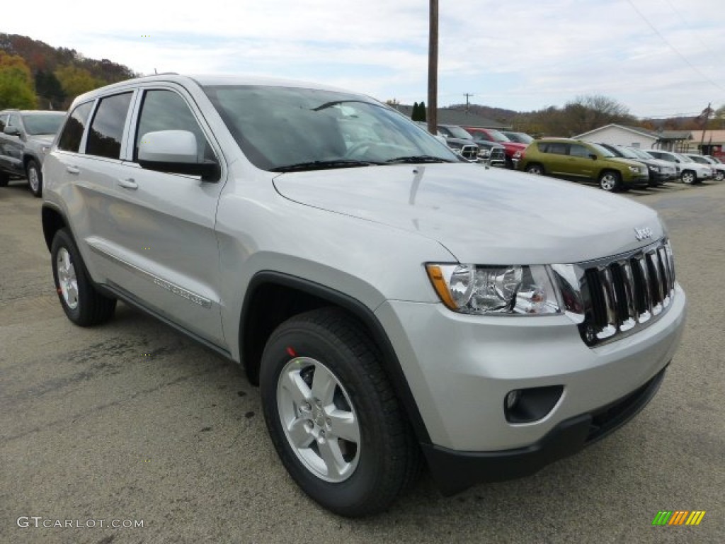 2013 Grand Cherokee Laredo 4x4 - Bright Silver Metallic / Black photo #7