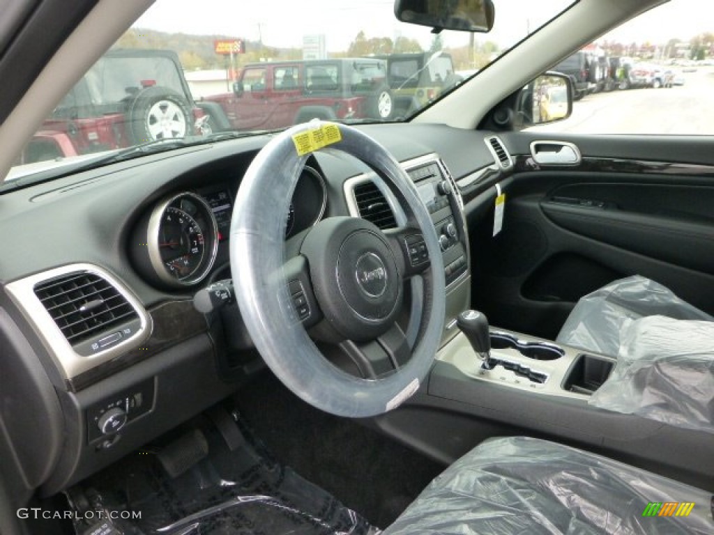2013 Grand Cherokee Laredo 4x4 - Bright Silver Metallic / Black photo #15