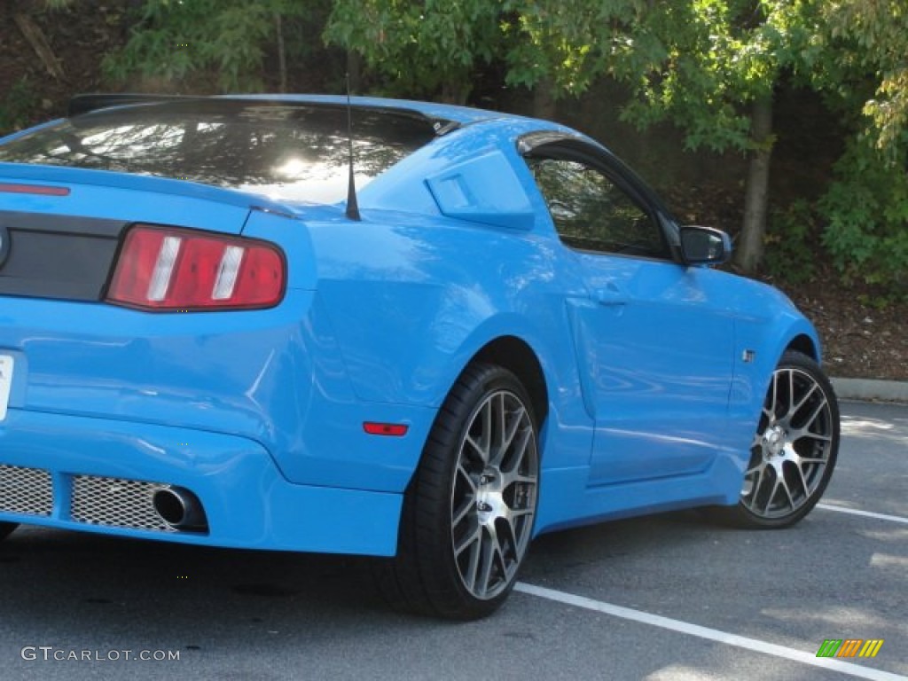 2010 Mustang GT Premium Coupe - Grabber Blue / Charcoal Black photo #14