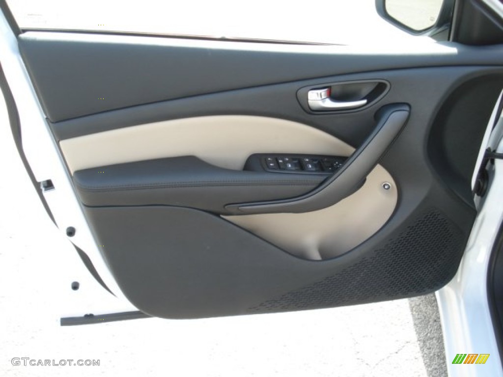2013 Dodge Dart Limited Black/Light Frost Door Panel Photo #72683129