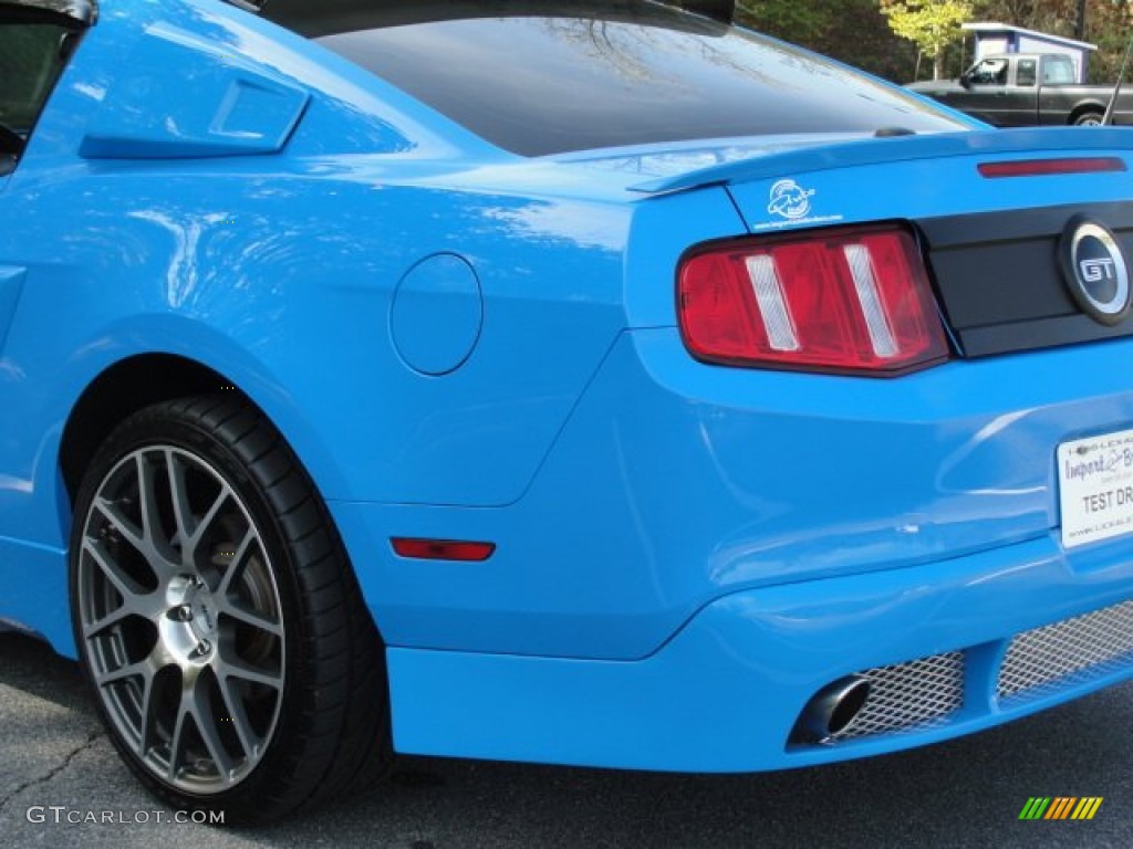 2010 Mustang GT Premium Coupe - Grabber Blue / Charcoal Black photo #31