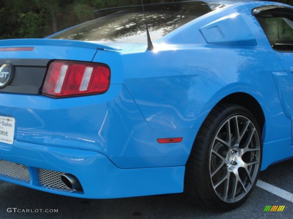 2010 Mustang GT Premium Coupe - Grabber Blue / Charcoal Black photo #32