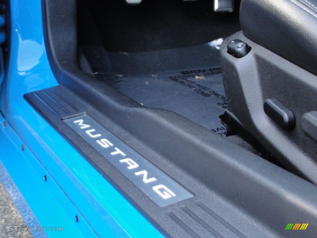2010 Mustang GT Premium Coupe - Grabber Blue / Charcoal Black photo #45