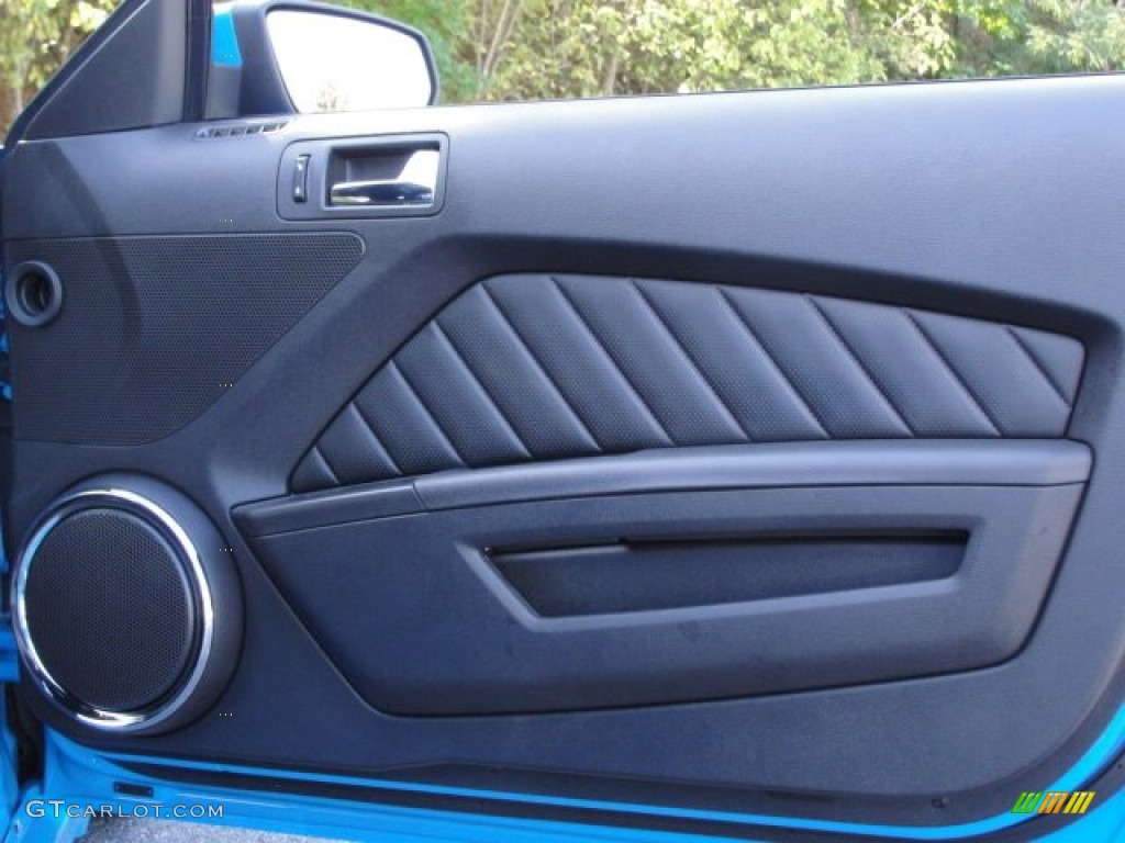 2010 Mustang GT Premium Coupe - Grabber Blue / Charcoal Black photo #52