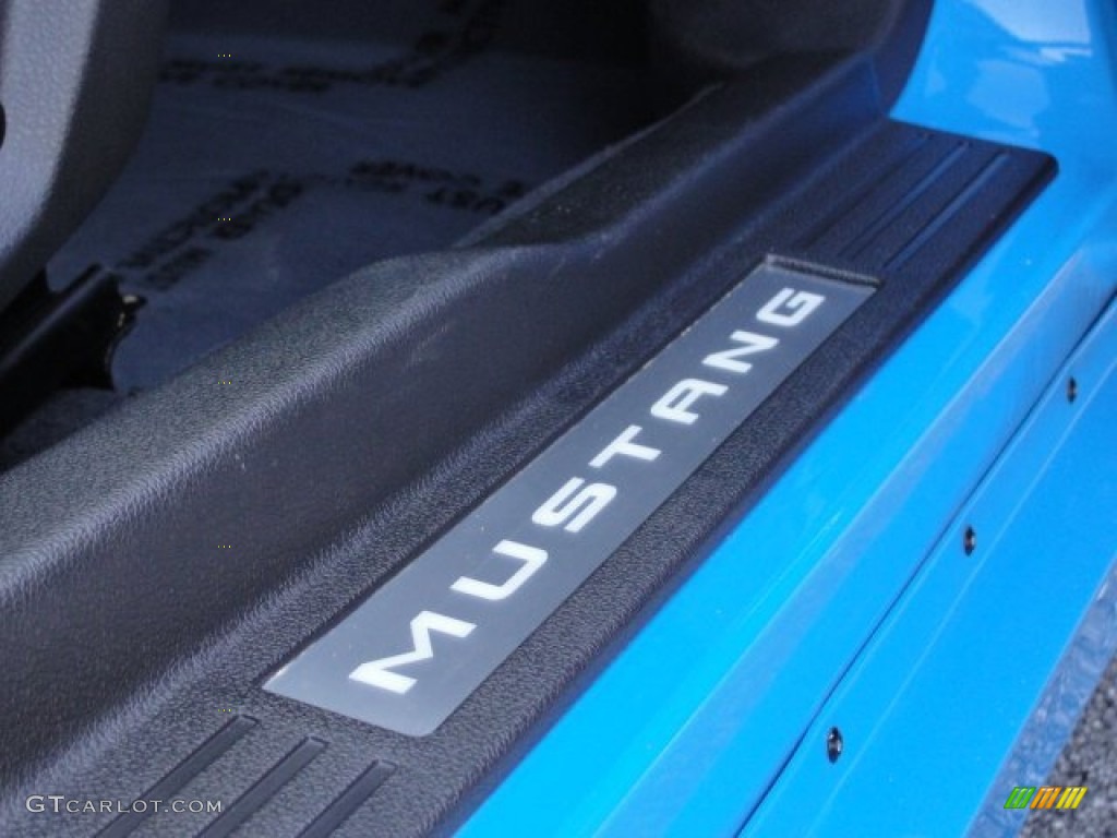 2010 Mustang GT Premium Coupe - Grabber Blue / Charcoal Black photo #53