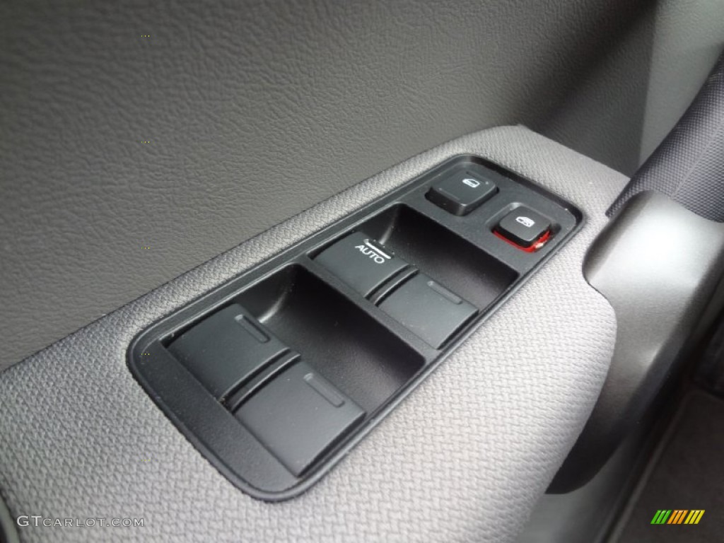 2011 Honda CR-V SE 4WD Controls Photo #72685546