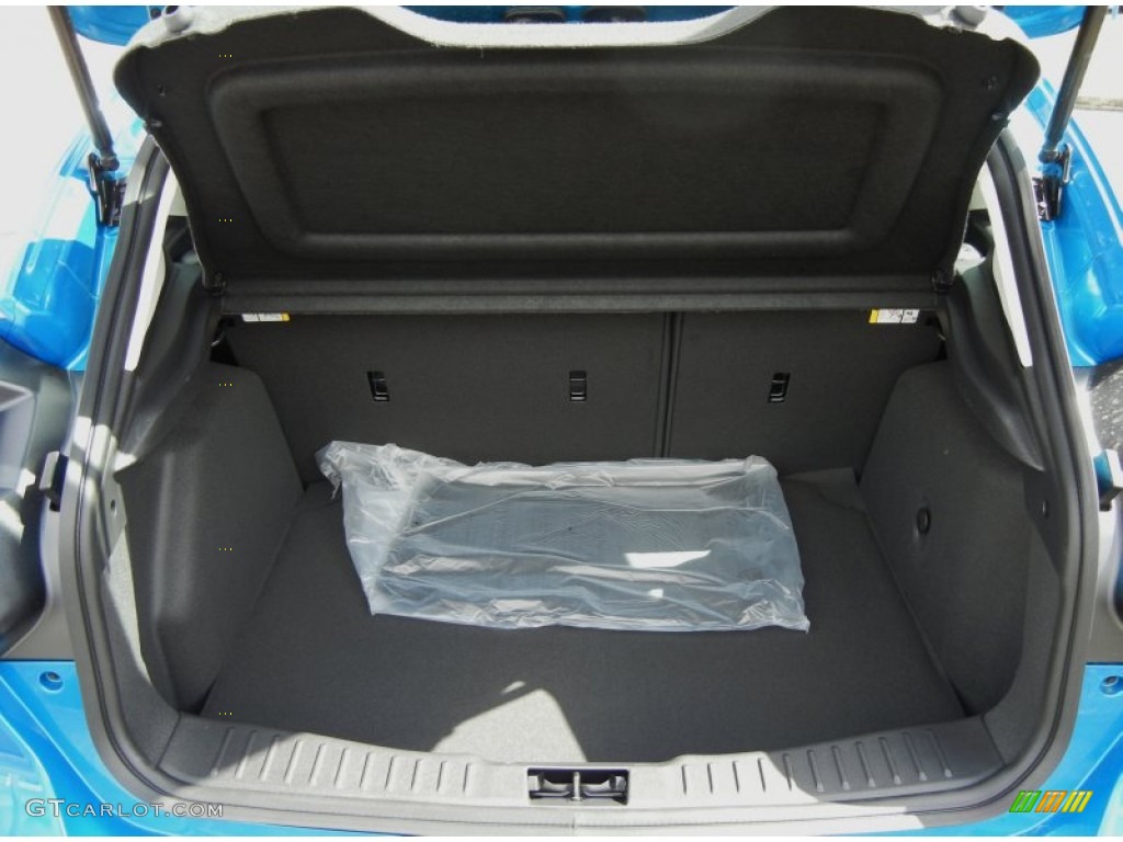 2013 Ford Focus SE Hatchback Trunk Photo #72685652