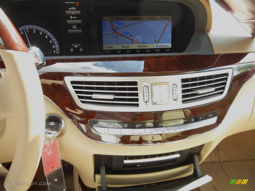 2013 Mercedes-Benz S 550 Sedan Controls Photo #72685906