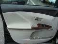 Black - Venza V6 AWD Photo No. 6