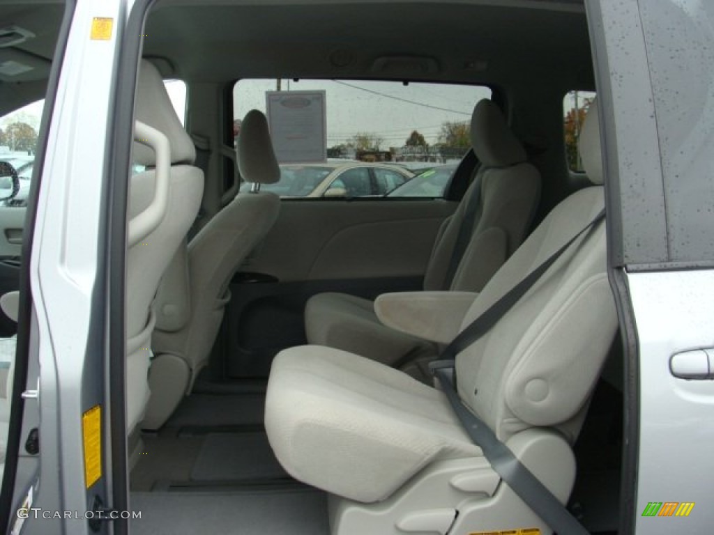 2011 Sienna LE AWD - Predawn Gray Mica / Light Gray photo #13