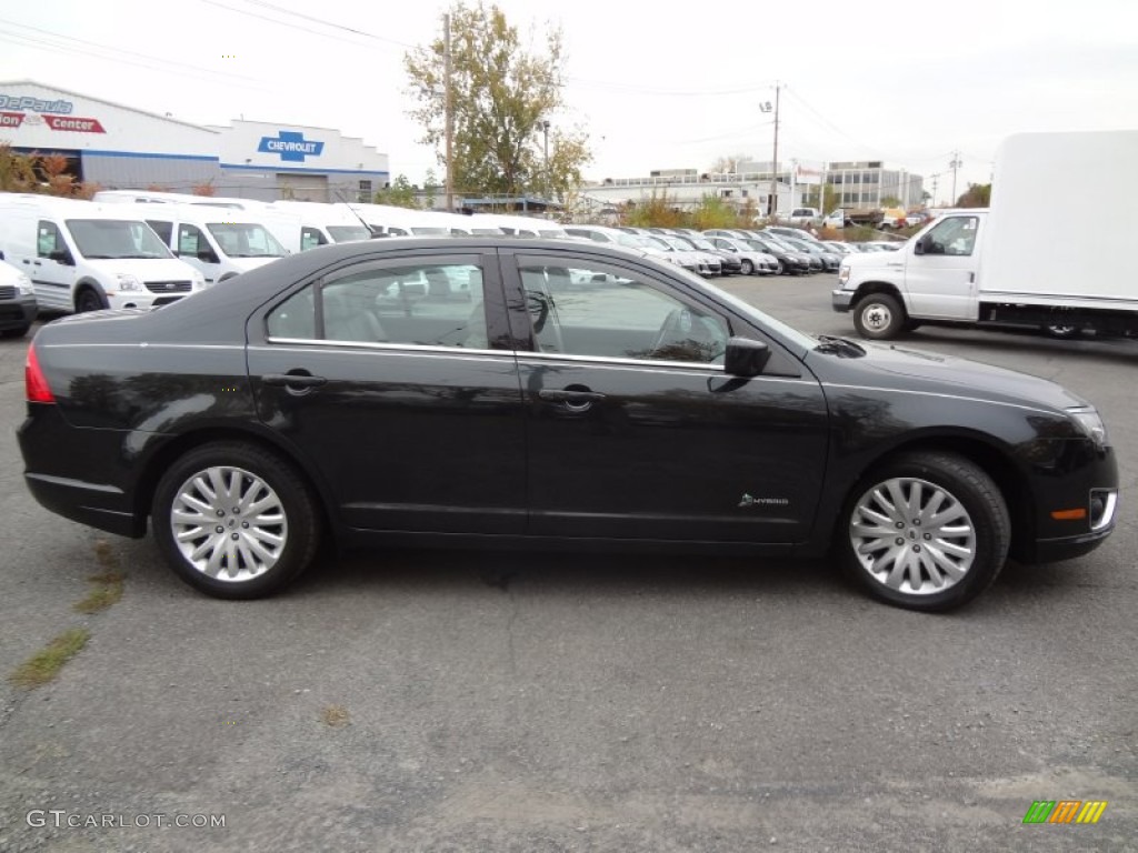 2010 Fusion Hybrid - Atlantis Green Metallic / Medium Light Stone photo #4