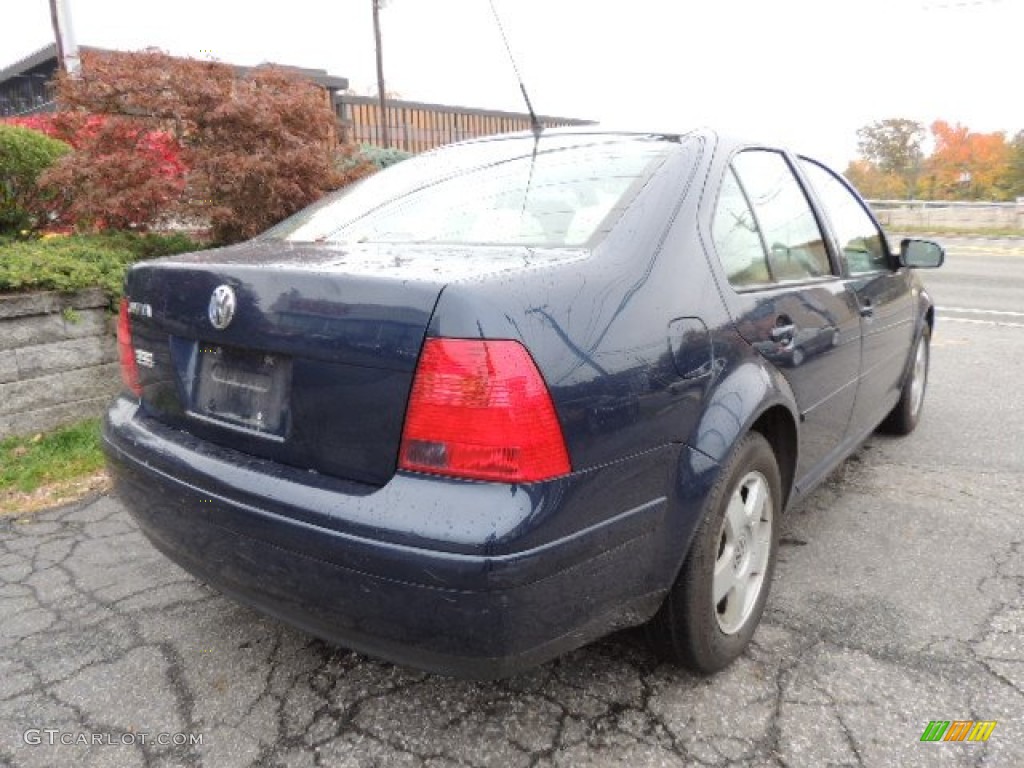 2002 Jetta GLS Sedan - Galactic Blue Pearl / Beige photo #4