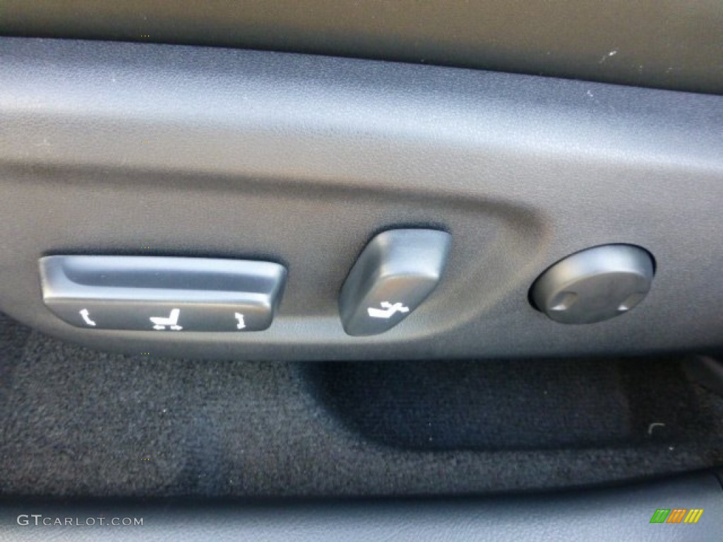 2013 Lexus CT 200h Hybrid Premium Controls Photo #72692182